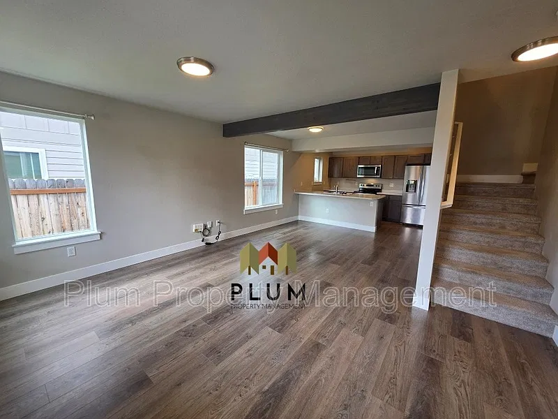 3 bed, 2.5 bath, 1275 sqft, $2,495 — Photo 4