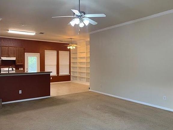 2nd image of 122 Arrowhead Dr