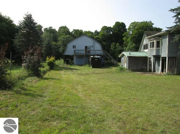 20245 Fewins Rd, Interlochen, MI 49643