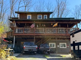 180 N Grand Country Way, Cosby, TN 37722