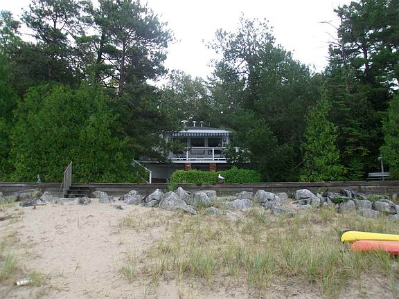 3rd image of 04969 Lake Shore Dr