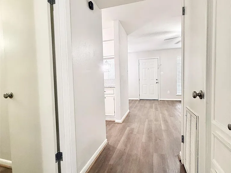 321 E Cedar St #9 — Photo 12