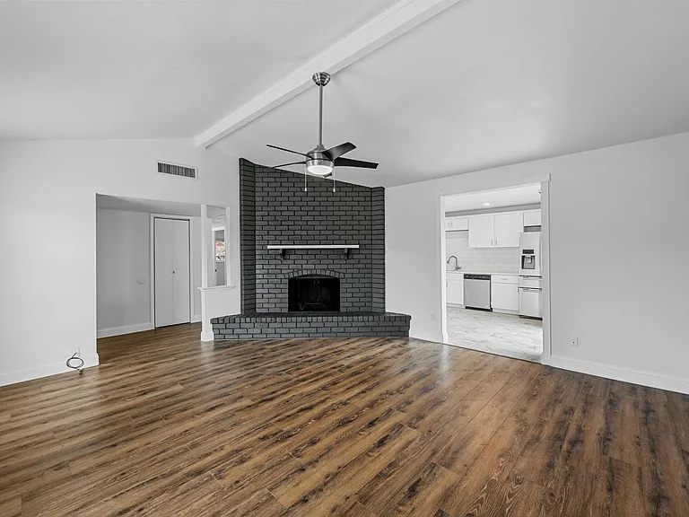 4940 Watkins Dr — Photo 10
