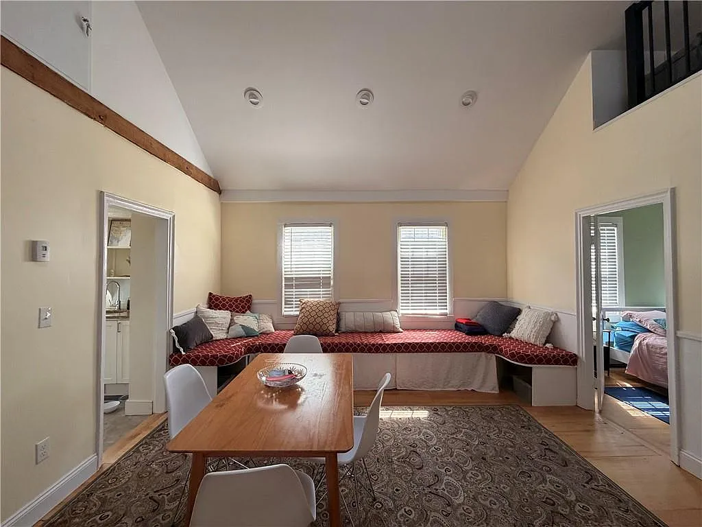 4 bed, 1100 sqft, $2,700 — Photo 4