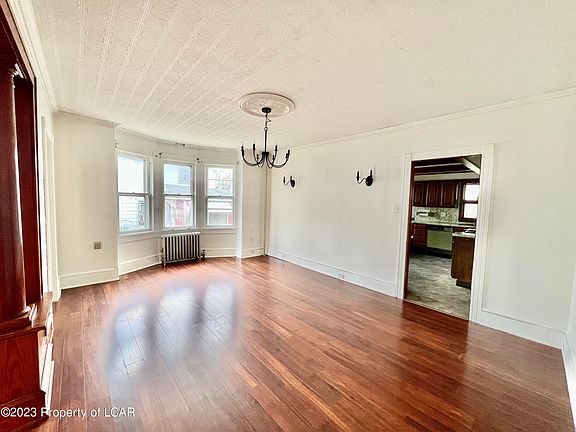 3rd image of 127 W Broad St