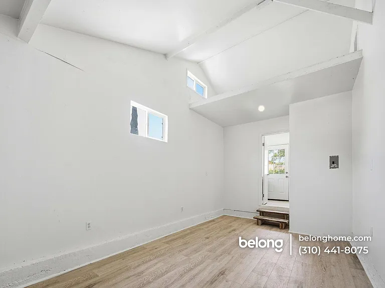 8133 Gentry Ave — Photo 8