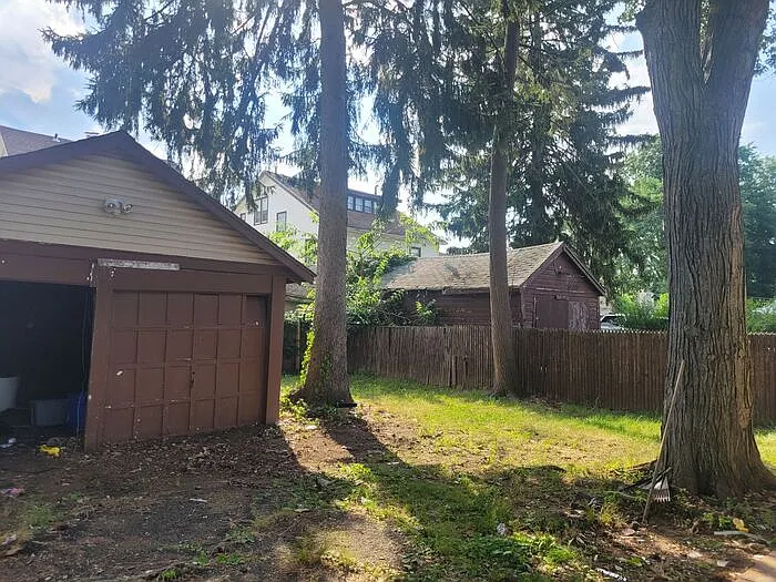 24 Valley St — Photo 23