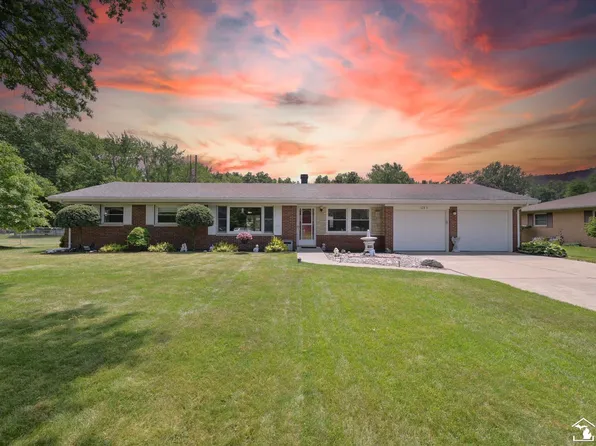 1065 Valetta Dr, Temperance, MI 48182