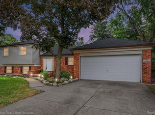 17364 Park St, Livonia, MI 48152