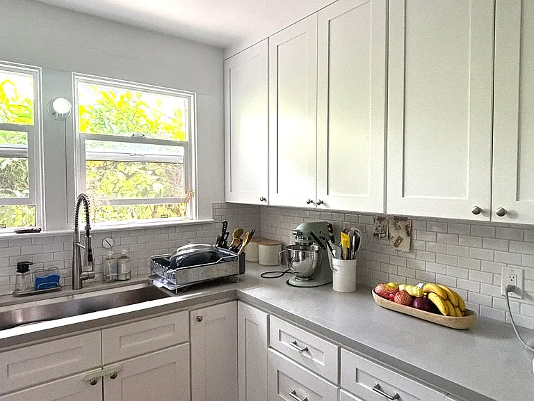 429 E Bellevue Ave — Photo 14