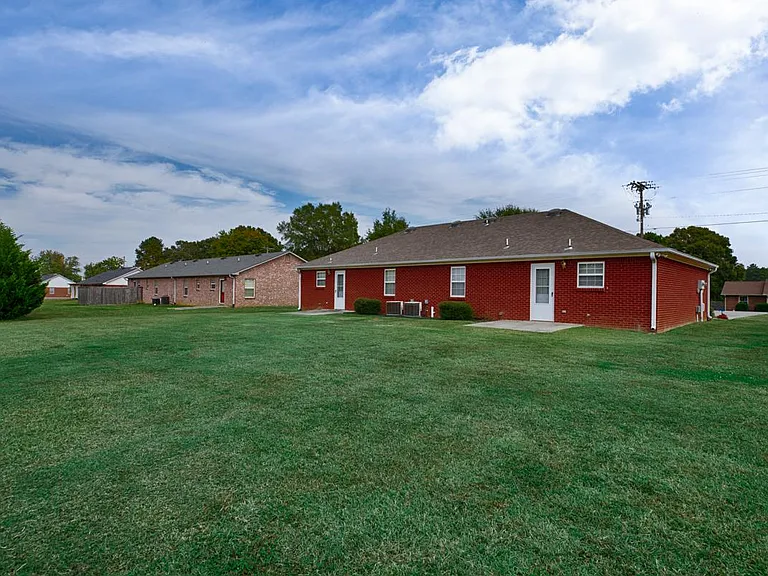 Large yard, great views