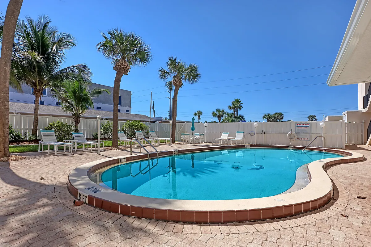 heated pool open year round - 505 N Miramar Ave #202