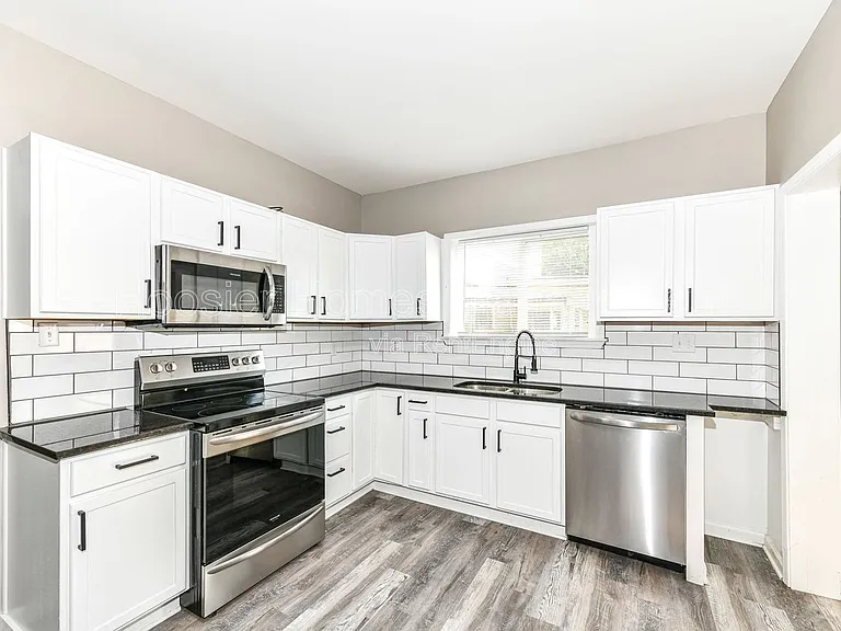3848 N Capitol Ave — Photo 11