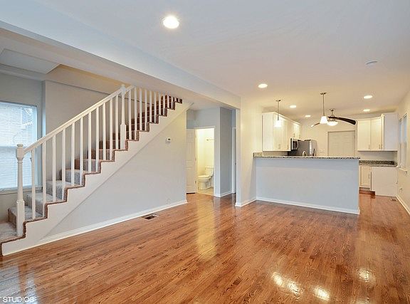 3rd image of 9023 S Kingston Ave