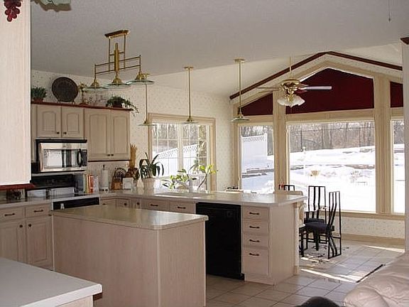 Kitchen to dinette area