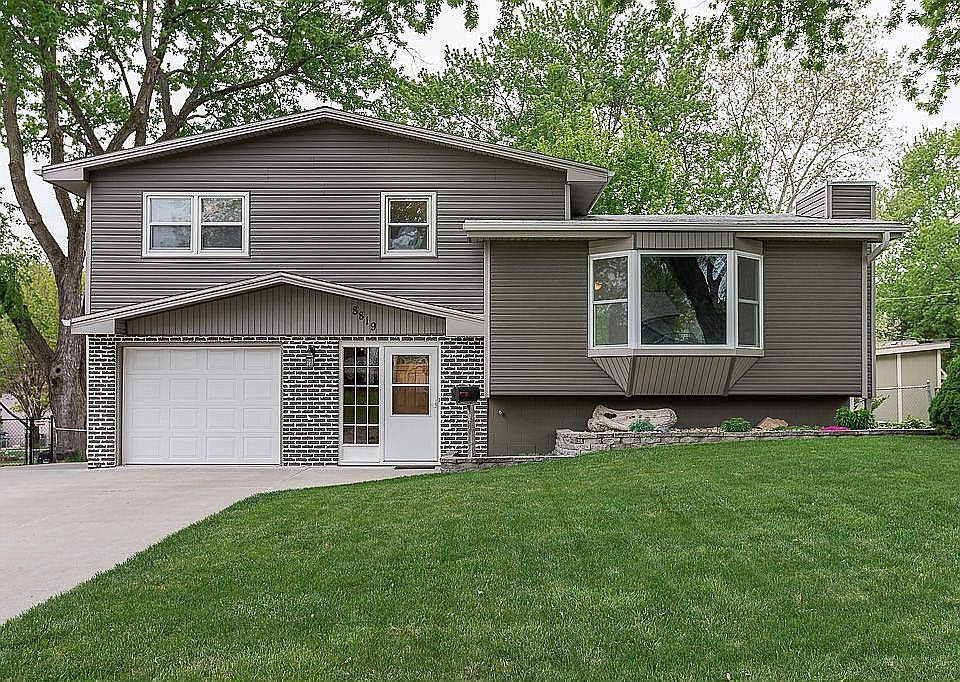 1st image of 8819 Valley View Dr