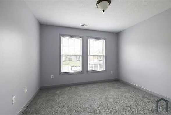 2 bed, 1010 sqft, $1,250 — Photo 4