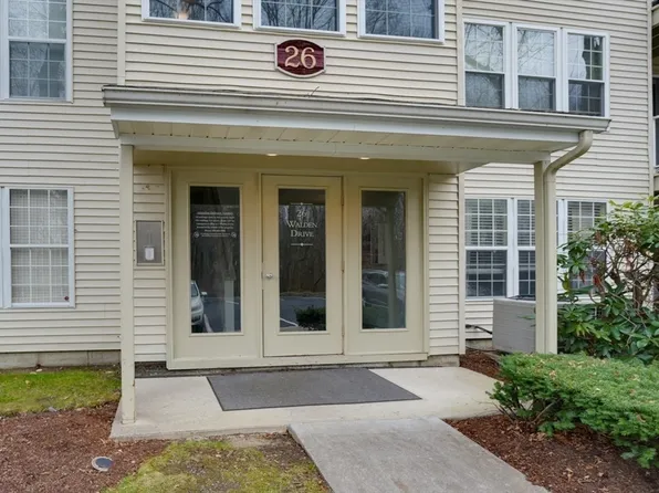26 Walden Dr APT 4, Natick, MA 01760