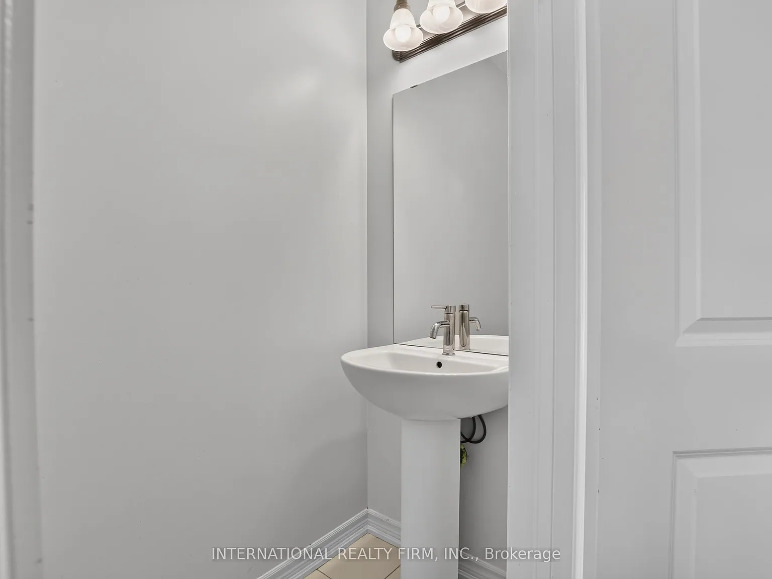 3 bed, $2,500 — Photo 4