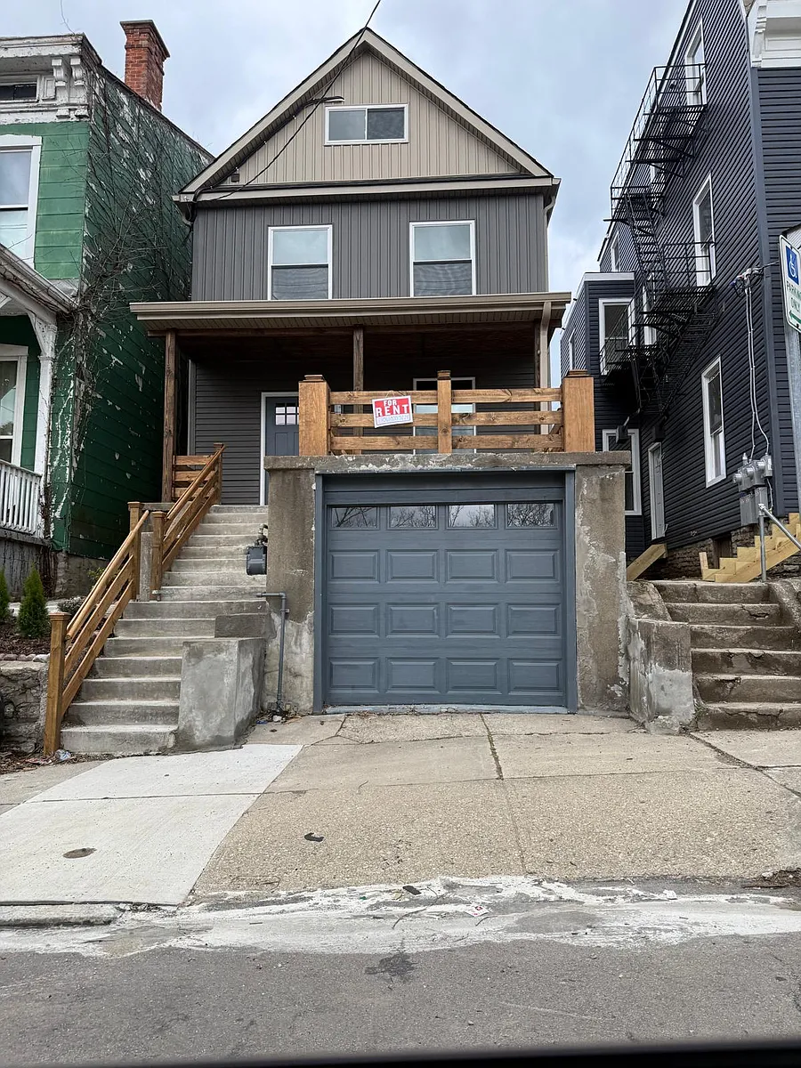 Parking garage that connects to basement - 2313 Kenton St #2