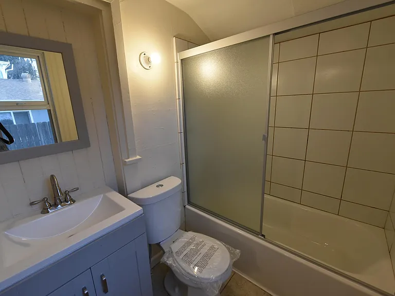 144 3rd St #3 — Photo 9