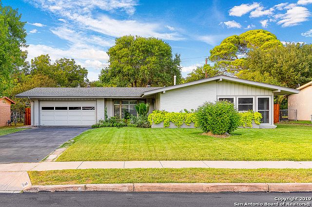 1st image of 219 Springwood Ln