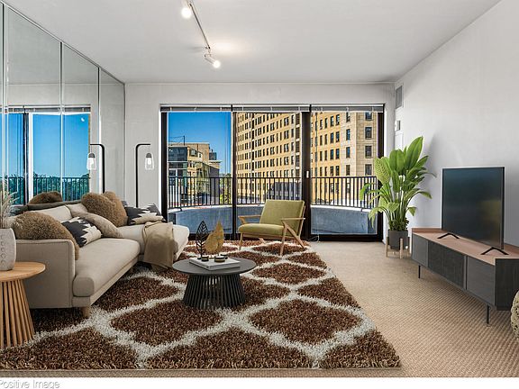 4th image of 2020 N Lincoln Park W APT 5E