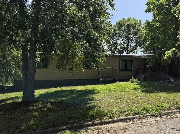 215 E Cherokee St, Sedan, KS 67361