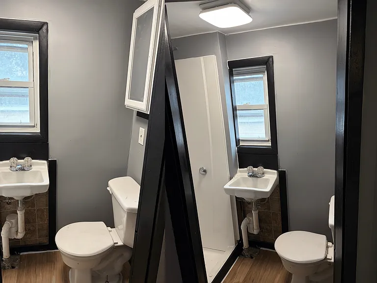 53 Clinton Ave — Photo 12