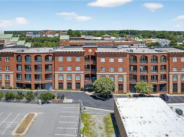 113 N Church St APT 110, Greensboro, NC 27401