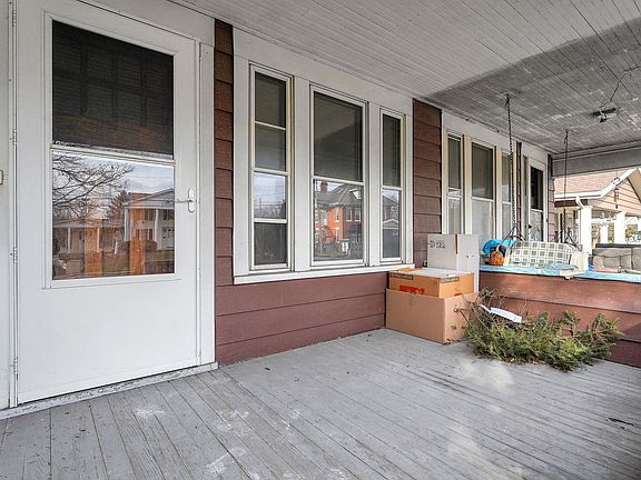 4th image of 217-223 S State St #221