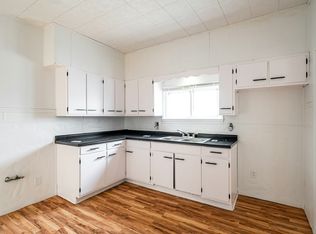 2955 N 17th St #B, Milwaukee, WI 53206