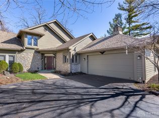 889 Lincoln Woods Ct, Dayton, OH 45429