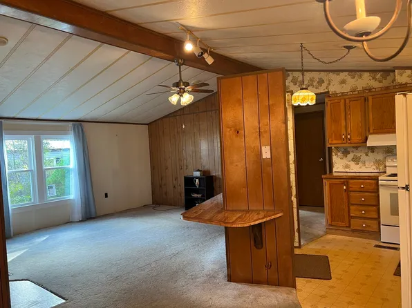 8 Jefferson Way, Carver, MA 02330