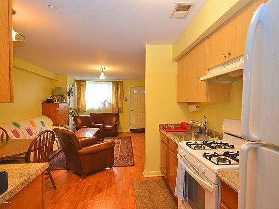 5th image of 15 Mitchell Ln #2
