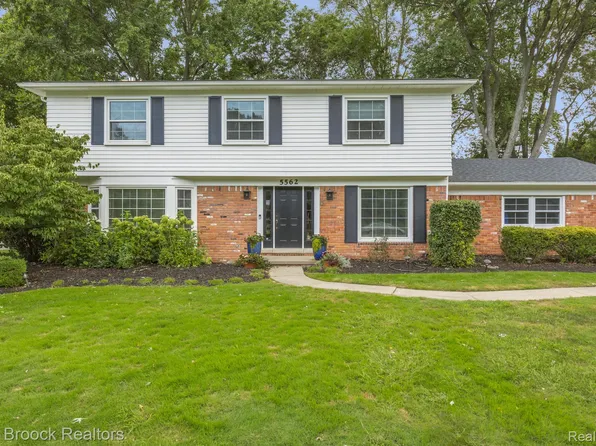 5562 Pebbleshire Rd, Bloomfield Hills, MI 48301