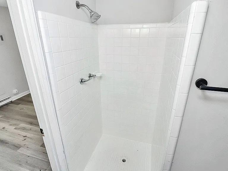 Thompson Place Apartments — Photo 24