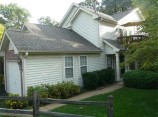 719 Shady Oaks Ct, Elgin, IL 60120