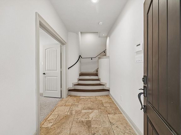 3rd image of 903 Asbury St
