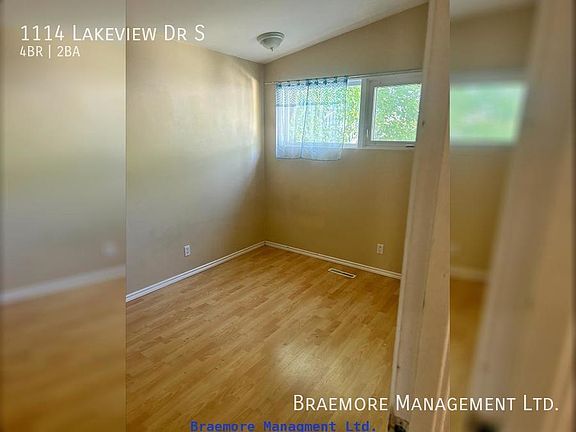 3rd image of 1114 Lakeview Dr S