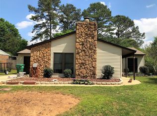 176 Pinewood Dr, Millbrook, AL 36054