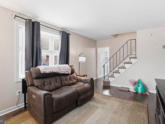 4th image of 600 Seena Rd