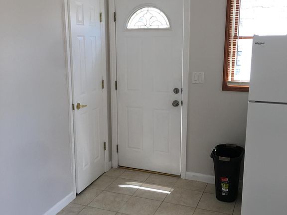 5th image of 402 Stobe Ave