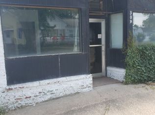 309 N 3rd St, Clinton, IA 52732