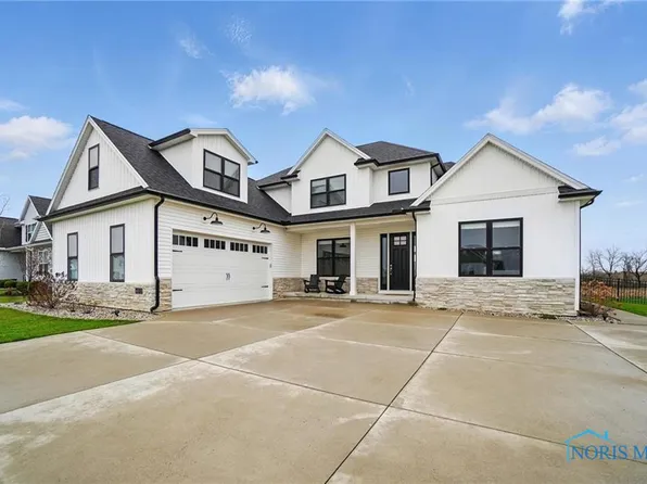 6372 Glen Gary Woods, Waterville, OH 43566