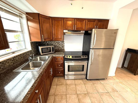 4th image of 6560 Winfield Boulevard #102