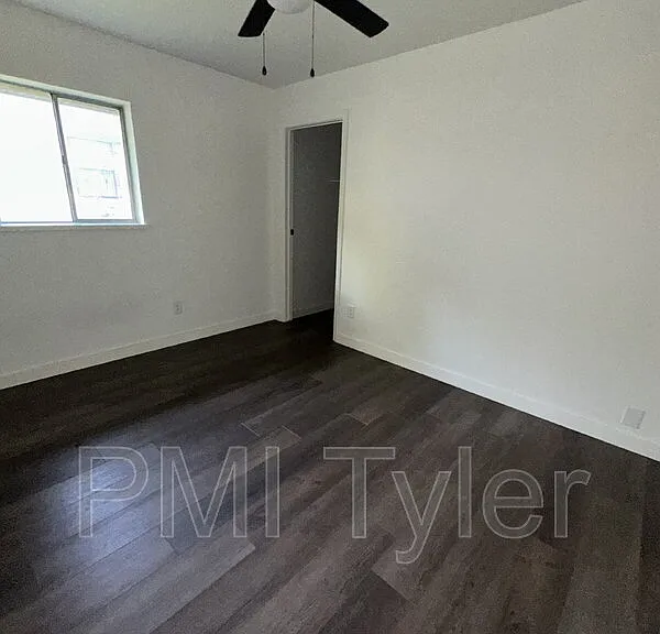 1538 N Hill Ave — Photo 7