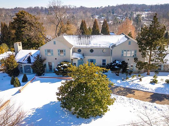 2nd image of 1260 County Line Rd