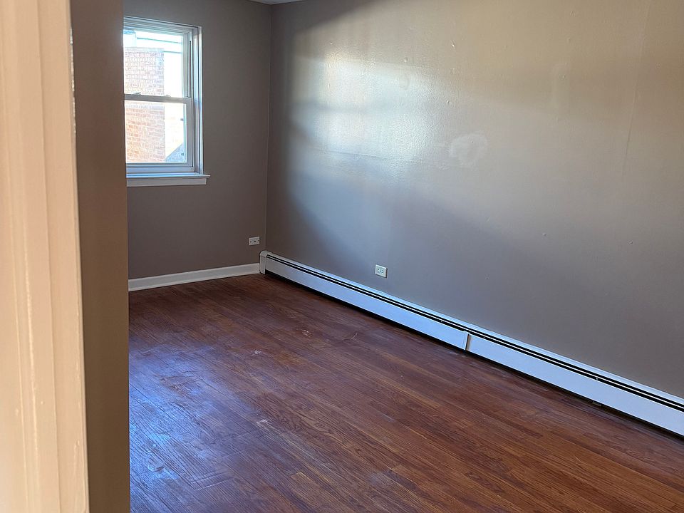 2nd image of 2009 Broadway St APT 2S