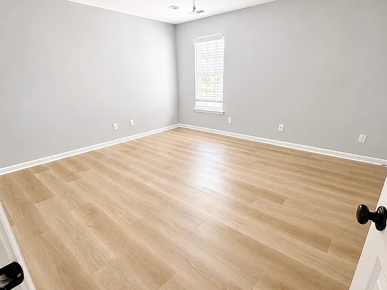 Bedroom 4 with direct access to second bathroom